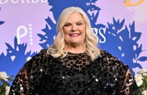 Paula Pell acha que não era uma artista de ‘SNL’ por causa de seu peso SÁBADO À NOITE AO VIVO, ('Spartan Cheerleaders'), Will Ferrell e Cheri Oteri, 1975 até o presente.