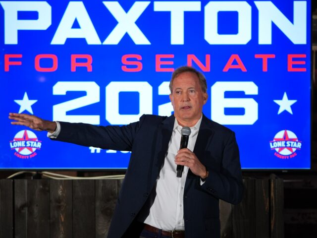 Paxton, apoiado por Trump, derruba o senador Cornyn no segundo Esta combinação de fotos mostra o procurador-geral do Texas Ken Paxton, à esquerda, em Dallas e o senador John Cornyn, R-Texas, em Austin