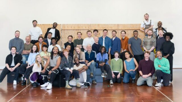 Peça de 'Game of Thrones' 'The Mad King' revela elenco completo para estreia mundial da Royal Shakespeare Company
