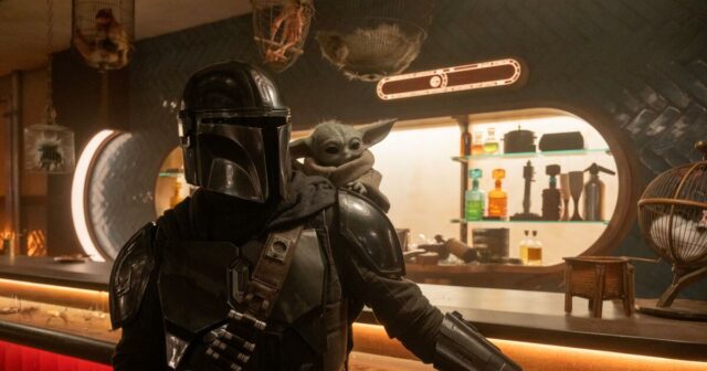 Pedro Pascal se disfarça para surpresa de ‘Star Wars’ na Disneylândia
