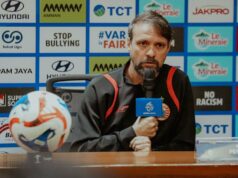 Pelatih Persija Kecewa Berat usai Dikalahkan Persib: Padahal Kami Jauh Lebih Unggul Pelatih Persija Kecewa Berat usai Dikalahkan Persib: Padahal Kami Jauh Lebih Unggul