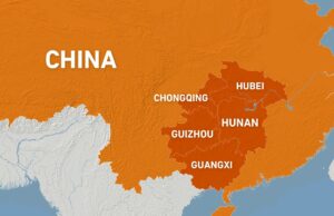 Pelo menos 10 mortos em enormes inundações que varrem o sul e o centro da China Pelo menos 10 mortos em enormes inundações que varrem o sul e o centro da China