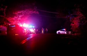 Pelo menos 12 hospitalizados após tiroteio em Oklahoma Lake Party Pelo menos 12 hospitalizados após tiroteio em Oklahoma Lake Party