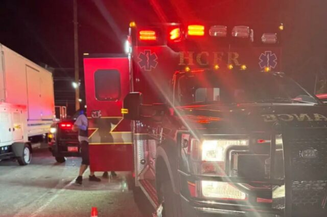 Pelo menos 19 feridos em suspeita de debandada em Atlantic Uma ambulância de resgate de bombeiros do condado de Horry chega ao local de uma debandada em Atlantic Beach, Carolina do Sul, em 24 de maio de 2026.
