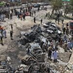 Uma poderosa bomba explodiu próximo a uma linha férrea em Quetta, no Paquistão, descarrilando o trem e fazendo com que dois vagões pegassem fogo