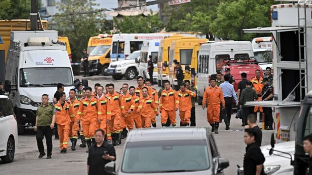 Pelo menos 82 mortos após enorme explosão de gás destruir Pelo menos 82 mortos após enorme explosão de gás destruir mina de carvão na China