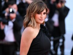 Penelope Cruz revela que foi avisada sobre aneurisma cerebral no meio das filmagens de ‘The Black Ball’, favorito de Cannes: ‘Eu pensei que estava prestes a morrer’ Penelope Cruz revela que foi avisada sobre aneurisma cerebral no meio das filmagens de 'The Black Ball', favorito de Cannes: 'Eu pensei que estava prestes a morrer'
