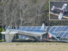 Pequeno avião vira de cabeça para baixo ao pousar no aeroporto de Cape Cod Bombeiros e policiais do Aeroporto Cape Cod Gateway inspecionam um avião capotado após um acidente.