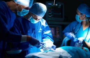 Peran Teknologi Medis Modern para Menekan Risiko Paparan Darah pada Nakes Peran Teknologi Medis Modern para Menekan Risiko Paparan Darah pada Nakes