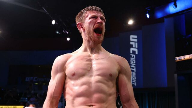 Peso pena Arnold Allen de volta à trilha das vitórias no UFC Fight Night
