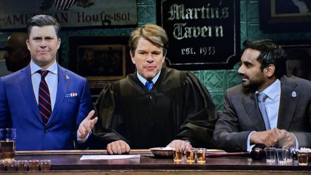 Pete Hegseth, Kash Patel e Justice Kavanaugh vão ao bar juntos para comemorar a guerra do Irã, álcool no 'SNL' Cold Open
