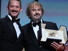 Peter Jackson recebe palma de ouro de Elijah Wood em Cannes como diretor do Festival de Créditos por salvar ‘O Senhor dos Anéis’: ‘Foi uma grande aposta’ Peter Jackson recebe palma de ouro de Elijah Wood em Cannes como diretor do Festival de Créditos por salvar 'O Senhor dos Anéis': 'Foi uma grande aposta'