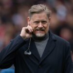 Peter Schmeichel apresentado pelo filho Kasper como notável oficial do recorde de Old Trafford após a aposentadoria