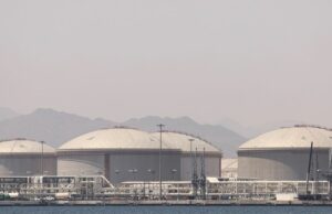 Petróleo se recupera devido à incerteza sobre o acordo de paz com o Irã e reduções de estoques Petróleo se recupera devido à incerteza sobre o acordo de paz com o Irã e reduções de estoques