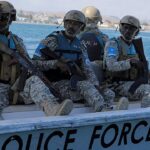 Pirata somali e aliança Houthi visam rota de comércio de petróleo de US$ 1 trilhão com tática de sequestro revivida