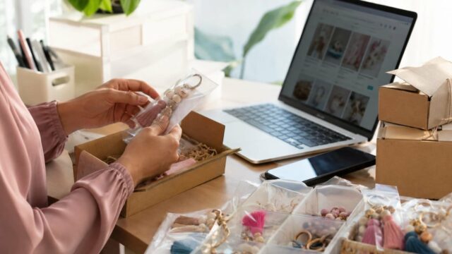 Plataforma Digital Jadi Cara Baru Banyak Orang Cari Cuan dari Rumah
