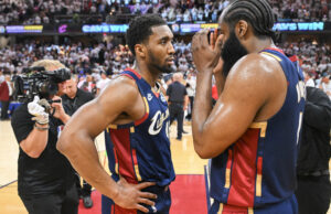 Playoffs da NBA: Harden e Mitchell ajudam Cavaliers a evitar 0-3 contra Pistons James Harden Donovan Mitchell Cavaliers x Pistons NBA Playoffs, jogo 3