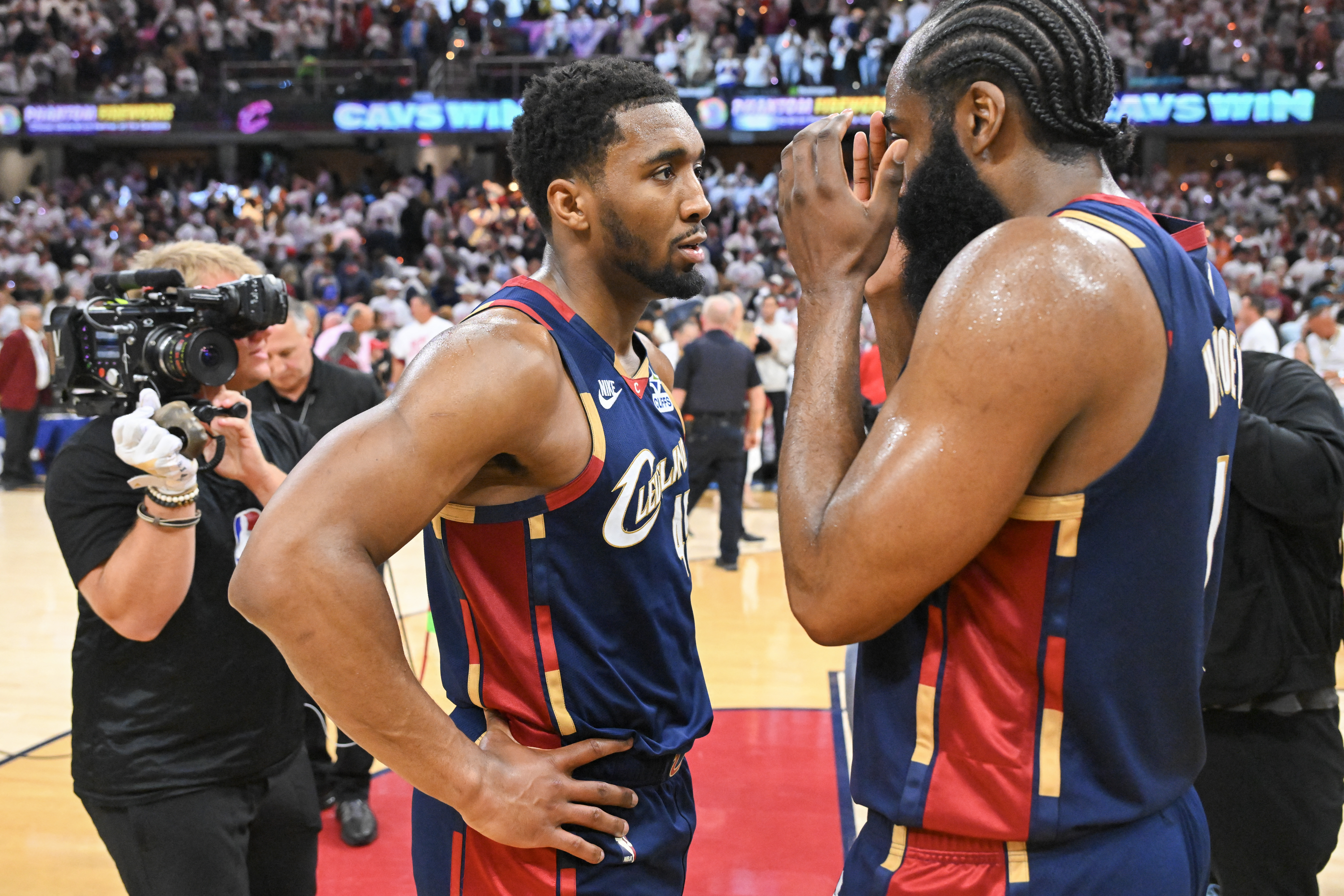 Playoffs da NBA: Harden e Mitchell ajudam Cavaliers a evitar James Harden Donovan Mitchell Cavaliers x Pistons NBA Playoffs, jogo 3
