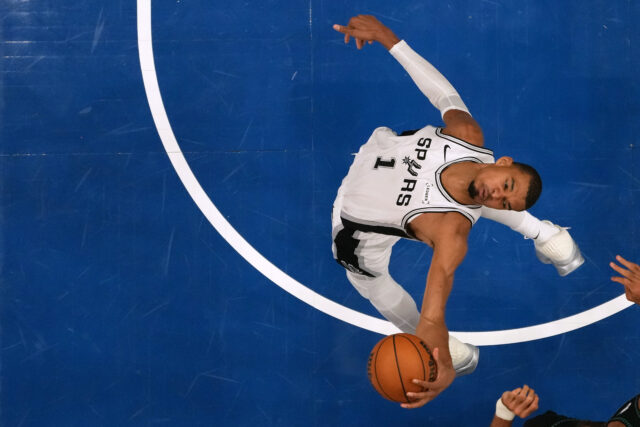 Victor Wembanyama Spurs x Timberwolves, jogo 3, playoffs da NBA