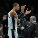 Victor Wembanyama expulso no jogo 4 dos Playoffs da NBA Spurs x Timberwolves