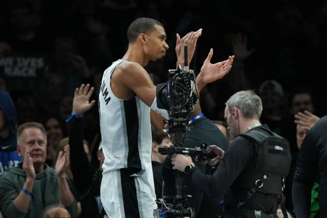 Victor Wembanyama expulso no jogo 4 dos Playoffs da NBA Spurs x Timberwolves