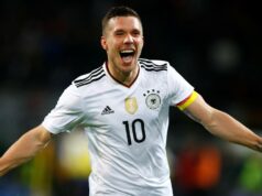 Podolski é eliminado em campo antes de assumir o comando do clube polonês Gornik Zabrze Podolski é eliminado em campo antes de assumir o comando do clube polonês Gornik Zabrze