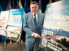 Polêmico de Long Island coroa Mamdani como ‘corretor de imóveis do ano’ enquanto anúncios cortejam empresas que fogem de Nova York Polêmico de Long Island coroa Mamdani como 'corretor de imóveis do ano' enquanto anúncios cortejam empresas que fogem de Nova York