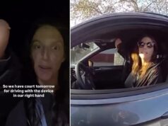 Policial da Flórida para uma mulher deficiente com uma mão só por segurar o celular enquanto dirigia – mas retira as acusações por ‘falta de provas’ Policial da Flórida para uma mulher deficiente com uma mão só por segurar o celular enquanto dirigia - mas retira as acusações por 'falta de provas'