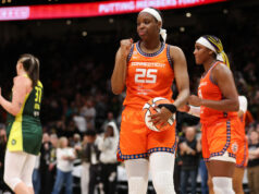Pontuações da WNBA: Kennedy Burke vence Sun e vence Storm pela primeira vitória Kennedy Burke # 25 do Connecticut Sun reage após derrotar o placar do Seattle Storm WNBA