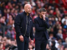 Por que Gary Neville e Michael Owen discordaram sobre uma tática do Man Utd sob o comando de Michael Carrick na vitória do Liverpool Por que Gary Neville e Michael Owen discordaram sobre uma tática do Man Utd sob o comando de Michael Carrick na vitória do Liverpool