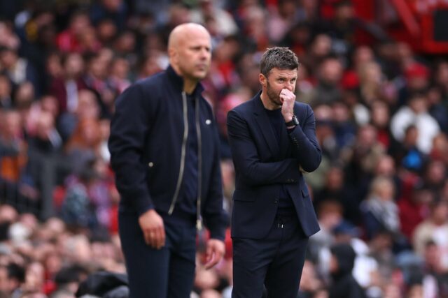 Por que Gary Neville e Michael Owen discordaram sobre uma tática do Man Utd sob o comando de Michael Carrick na vitória do Liverpool
