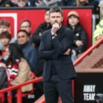 Por que Wayne Rooney não se incomoda com o grande obstáculo que Michael Carrick poderia enfrentar se fosse nomeado técnico do Man United