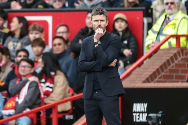 Por que Wayne Rooney não se incomoda com o grande obstáculo que Michael Carrick poderia enfrentar se fosse nomeado técnico do Man United
