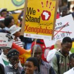 Porque é que os ataques anti-migrantes estão a aumentar na África do Sul?