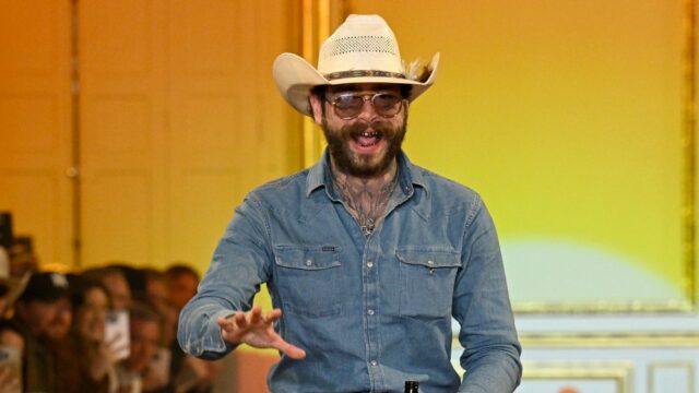 Post Malone cancela as primeiras semanas de shows do 'Big Ass Stadium' com Jelly Roll, citando a necessidade de terminar o novo álbum: 'We Ain't Ready for Tour Just Yet'
