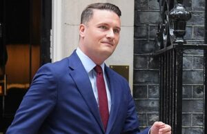 ‘Precisamos de visão, não de vácuo’: Wes Streeting finalmente desiste com o ataque ao primeiro-ministro, mas será que sua oferta de poder foi insuficiente? Wes Streeting se afastou do governo na quinta-feira com uma explosão em Keir Starmer