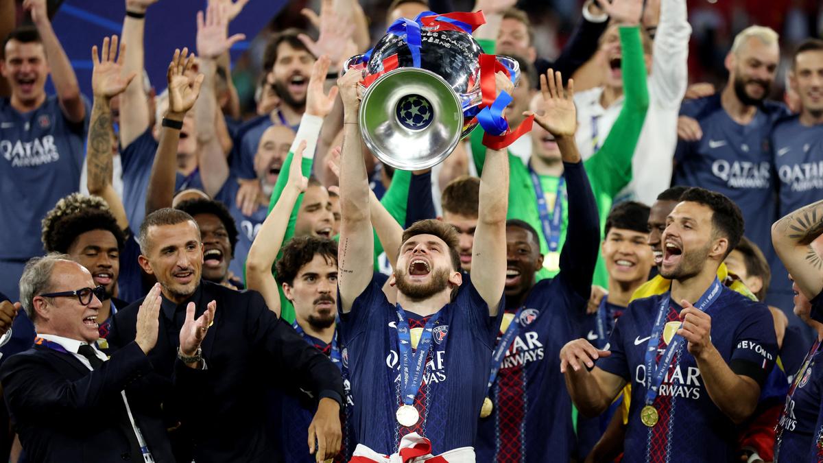 Prêmios UCL 2025-26: Kvaratskhelia eleito melhor jogador; Três jogadores do Arsenal no time da temporada da Liga dos Campeões