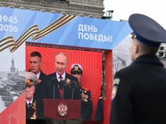 Presidentes de Putin sobre desfile militar reduzido do Dia da Vitória na Praça Vermelha de Moscou Militares norte-coreanos marcham na Praça Vermelha durante o desfile militar do Dia da Vitória em Moscou, em 9 de maio de 2026. A Rússia comemora o 81º aniversário da vitória da União Soviética sobre a Alemanha nazista na Segunda Guerra Mundial (Segunda Guerra Mundial). (Foto de Igor IVANKO/AFP via Getty Images)