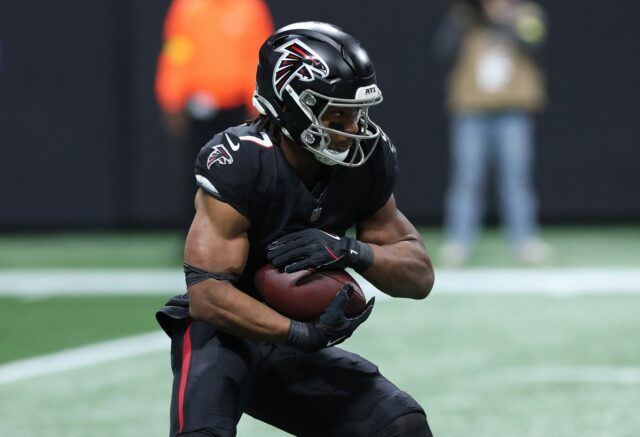 Prévia do campo de treinamento do Atlanta Falcons 2026: começa Atlanta Falcons RB Bijan Robinson