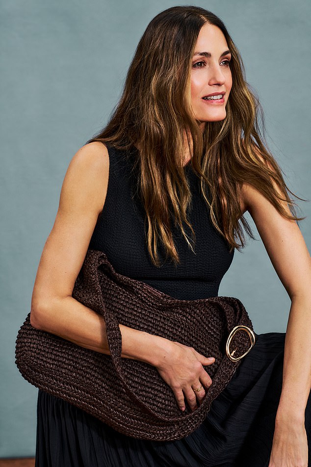 Primeira olhada exclusiva na última edição de Yasmin Le Bon com Asda, a partir de apenas £ 7. Essa é a peça preferida da coleção da supermodelo e suas dicas para se vestir estiloso no verão aos 60 anos