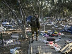 Primeiro na CNN: Novo relatório detalha estupro ‘sistemático’ e violência sexual durante o ataque do Hamas em 7 de outubro a Israel Casas destruídas durante os ataques do Hamas em 7 de outubro contra o Kibutz Kfar Aza, no sul de Israel. -Christopher Furlong/Getty Images