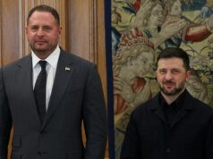 Principais assessores de Zelenskyy sob a nuvem de corrupção: do que são acusados? O ex-chefe de gabinete do Gabinete Presidencial da Ucrânia, Andriy Yermak (R), está no tribunal antes de uma audiência em um caso de lavagem de dinheiro, para determinar uma medida preventiva, em Kiev, em 12 de maio de 2026, em meio à invasão russa da Ucrânia.