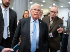 Principais republicanos se opõem a Trump na retirada das tropas da Alemanha Principais republicanos se opõem a Trump na retirada das tropas da Alemanha