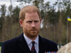Príncipe Harry denuncia anti-semitismo no Reino Unido e critica Israel em artigo de opinião Prince Harry visits the National War Memorial Cemetery in Kyiv, Ukraine, to pay tribute to the graves of unknown Ukrainian service members on April 24.