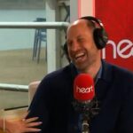 O Príncipe William revelou hoje na Heart Radio que está 'esperando' por um convite para o casamento da estrela pop Taylor Swift neste verão
