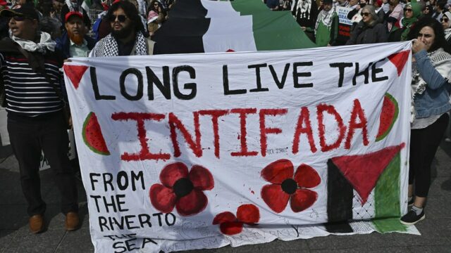Professor não judeu diz que foi demitido por criticar apoiadores do Hamas em postagem online
