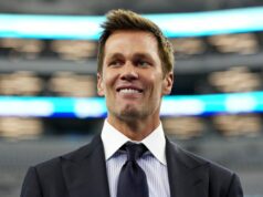 Programação da NFL anuncia retorno de Tom Brady à Nova Inglaterra Tom Brady looks on.