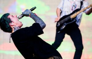 Projéteis de concerto deixam Oli Sykes com uma ‘concussão leve’ e Eric Clapton pulando um encore Projéteis de concerto deixam Oli Sykes com uma ‘concussão leve’ e Eric Clapton pulando um encore