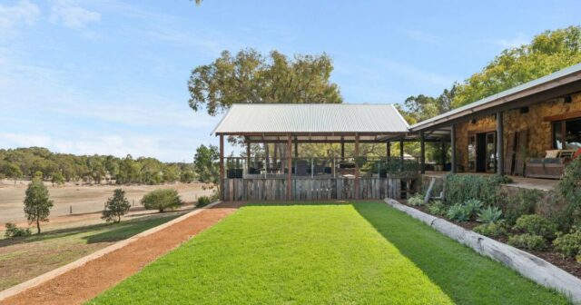 Propriedade legada de Gidgegannup com cantaria iniciada por espanhóis vende bem
