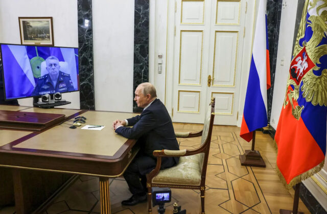 Putin elogia o lançamento de teste de um novo míssil balístico pela Rússia e o chama de o mais poderoso do mundo
